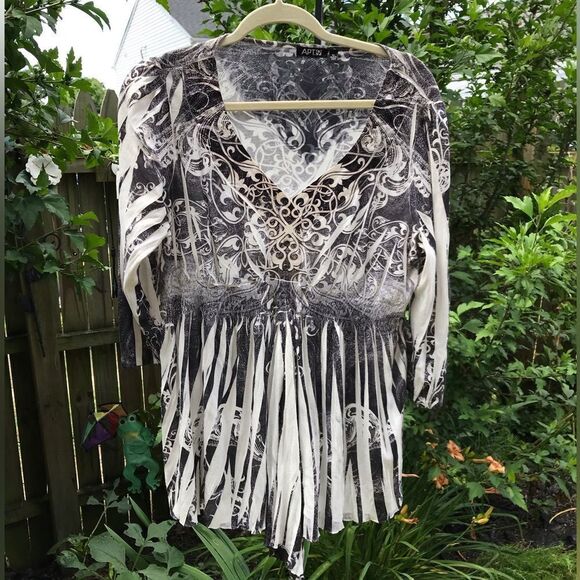 Black and White Handkerchief like Tunic - Picture 1 of 11